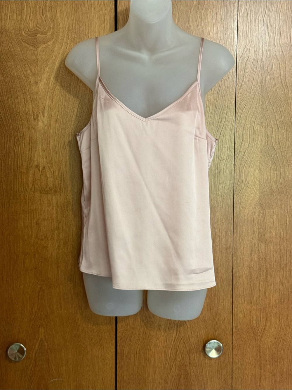 White House Black Market Light Pink Satin V-Neck Cami Top Like New